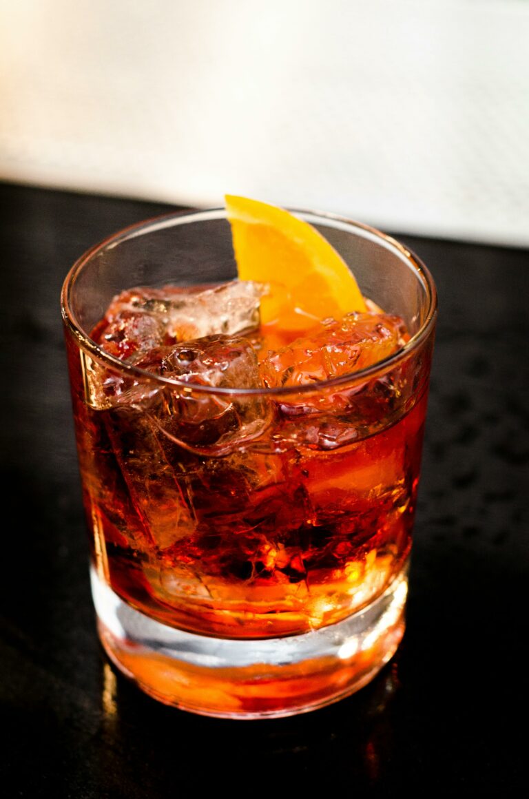 Negroni Cocktail: Receta, Historia y Consejos para Prepararlo Perfecto